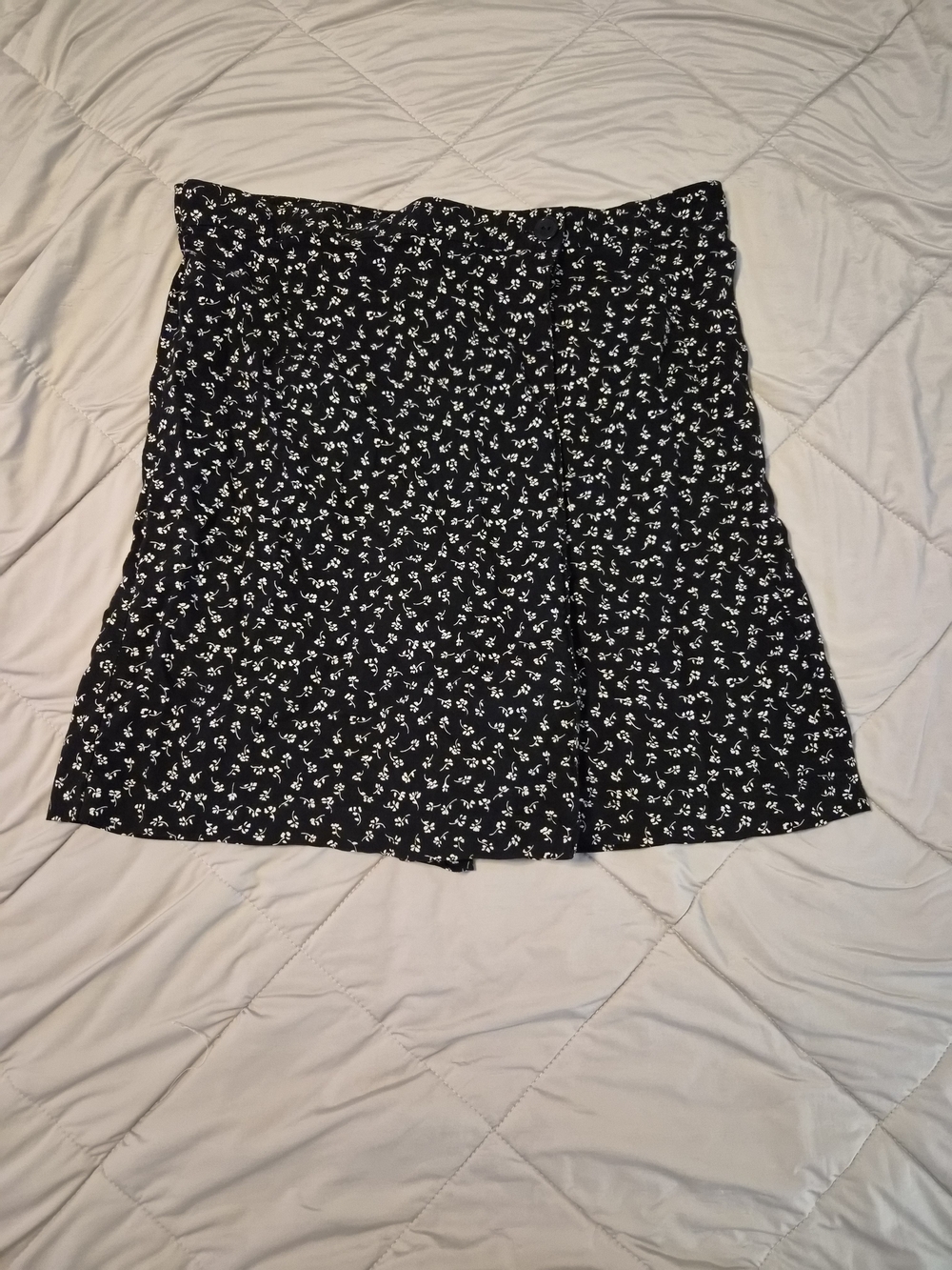 Hillard & Hanson Black Skort with White Floral Print